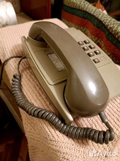 Телефонный аппарат винтаж кнопочный СССР