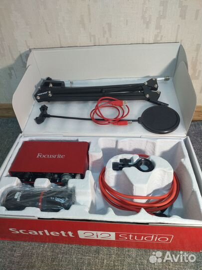 Звуковая карта Focusrite scarlett 2i2 studio