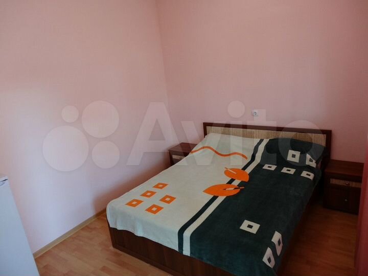 Комната 15 м² в 8-к., 2/2 эт.