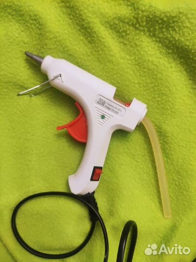 Клеевой термопистолет и стержни