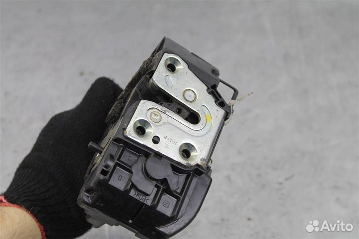 Замок двери задней правой Nissan Qashqai J10