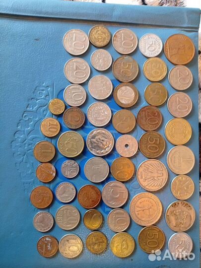 Монеты и банкноты, марки