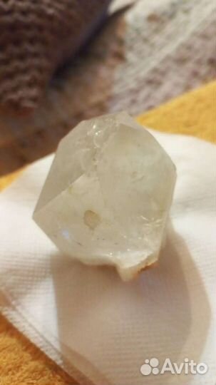 Камень горный хрусталь необработанный