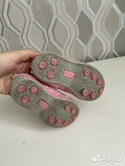 Кроссовки для девочки