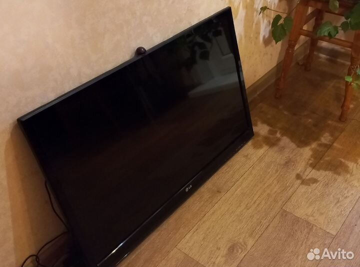Телевизор LG 32 дюйма full hd