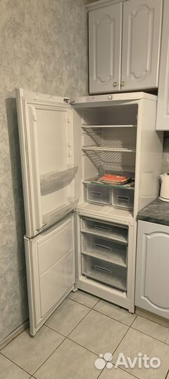 Холодильник бу Indesit