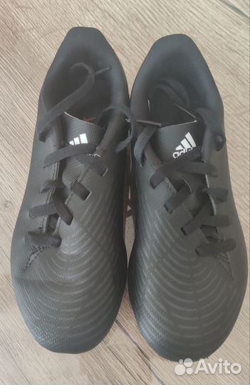 Футбольные бутсы Adidas predator