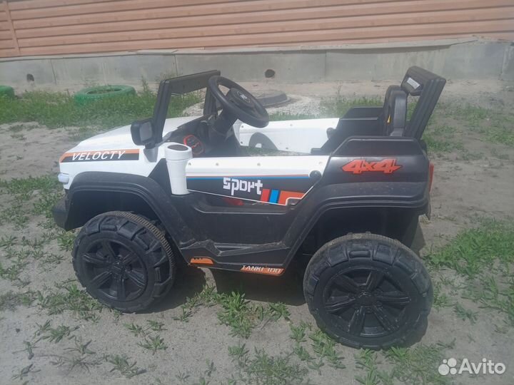 Внедорожник на радиоуправлении 14000