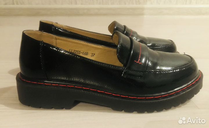 Лоферы женские