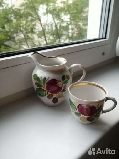 Сливочник и чашка