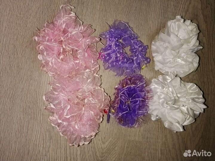 Браслеты сережки банты белые скранчи