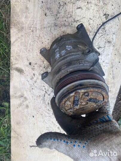 Компрессор кондиционера Geely Mk