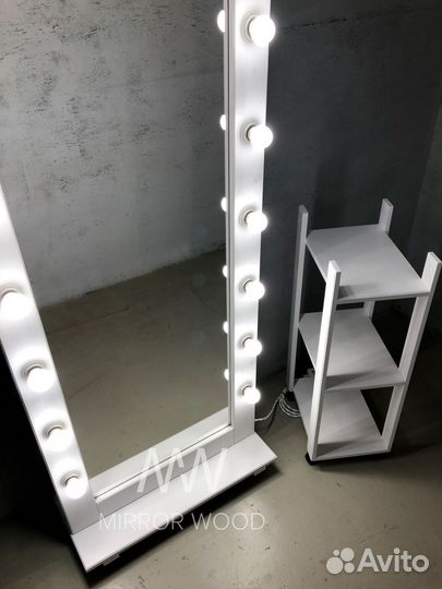 Зеркало с подсветкой в полный рост