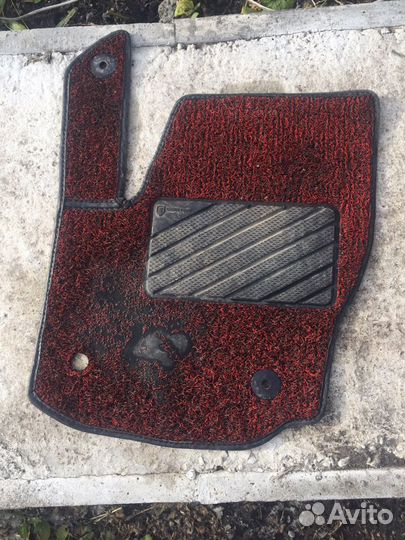 Автомобильные коврики 3d