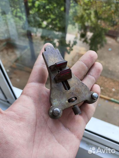 Часовой инструмент перевес машина старинная