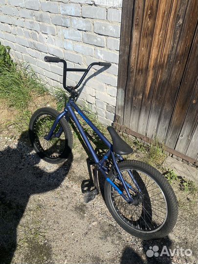 Трюковой велосипед BMX