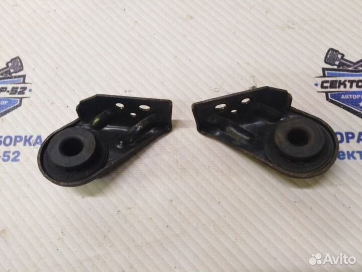 Кронштейн радиатора Hyundai Santa Fe 2