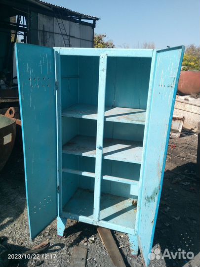 Шкаф железный