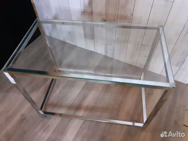 Столы-витрины (стекло)
