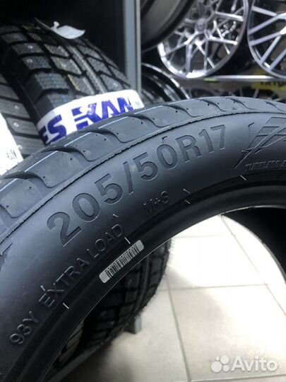 Triangle EffeXSport TH202 205/50 R17 93Y