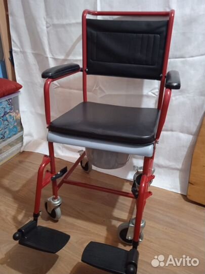 Кресло-каталка с санитарным оснащением