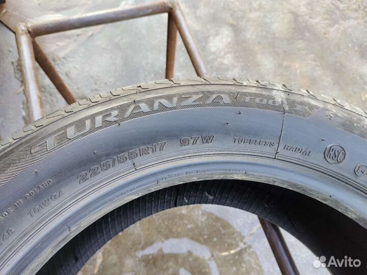 Bridgestone Turanza T001 225/55 R17