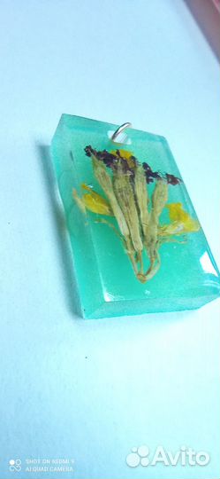 Украшение из эпоксидной смолы