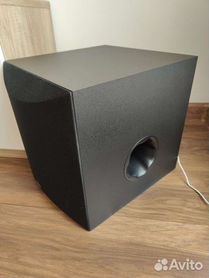 Сабвуфер Yamaha NS-SW100