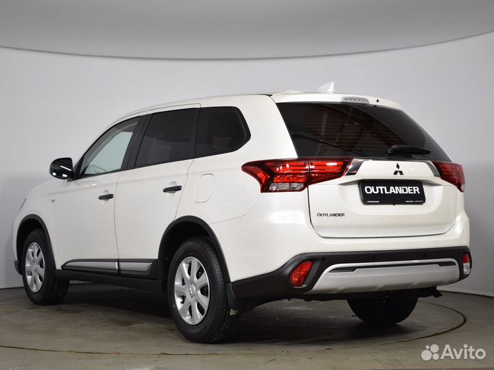 Mitsubishi Outlander 2.0 CVT, 2022