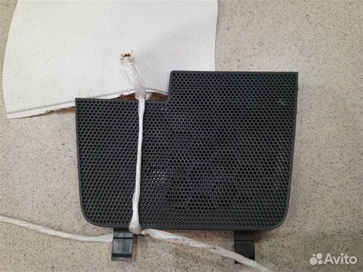 Решетка динамика Skoda Rapid 2012