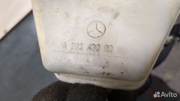 Цилиндр тормозной главный Mercedes C W203, 2002