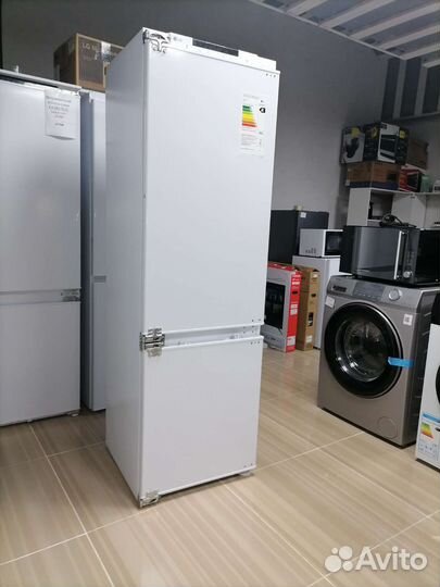 Холодильник встраиваемый новый LG GR-N266 Корея
