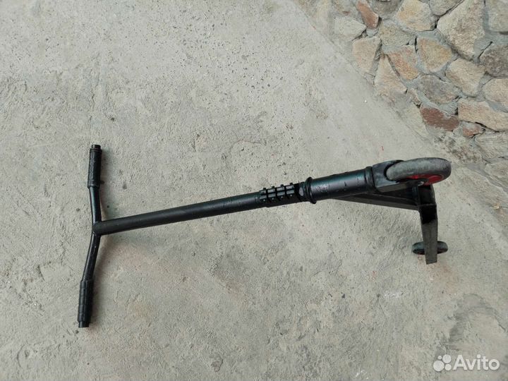 Трюковой самокат. Состояние нормальное