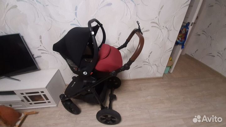 Продам детскую коляску Tutis 3в1