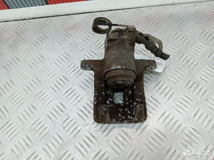 Суппорт задний левый для Audi A4 B5 8E0615423