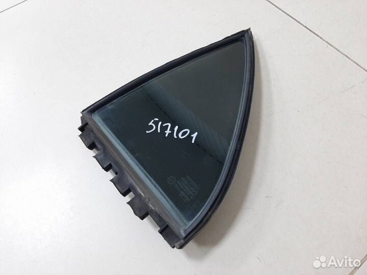 Стекло двери задней левой форточка Toyota Corolla