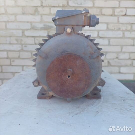 Двигатель асинхронный