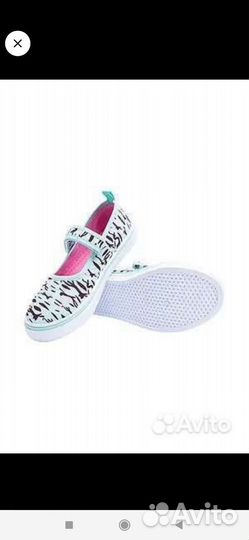 Пакетом вещи для девочки 152размер+ кофточка+ кеды