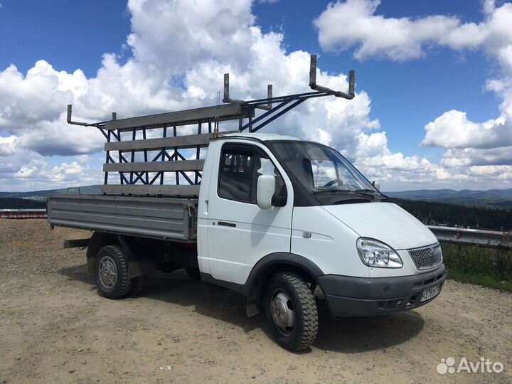 Газель с пирамидой