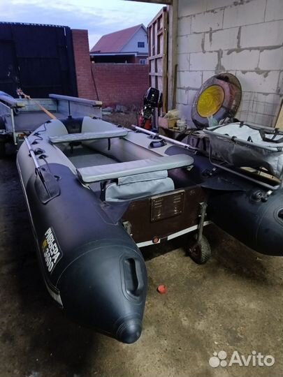 Лодка с мотором