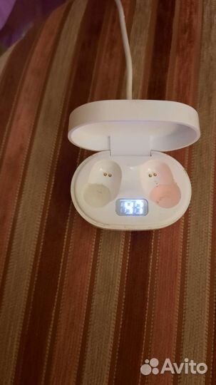 Зарядное устройство к беспроводным наушникам niper