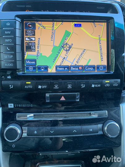 Штатное мультимедийное устройство Toyota LC200