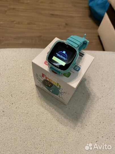 ELARI CardPhone