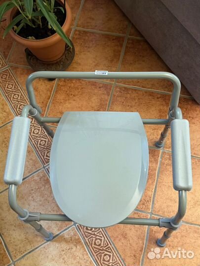 Санитарный стул туалет
