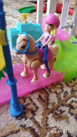Игрушка Барби в движении с пони