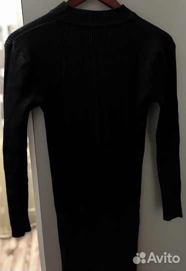 Удлинное облегающее теплое платье