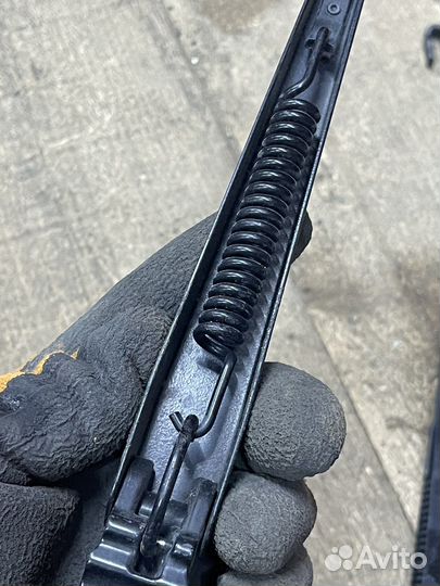 Поводок дворника / Mitsubishi Pajero 4