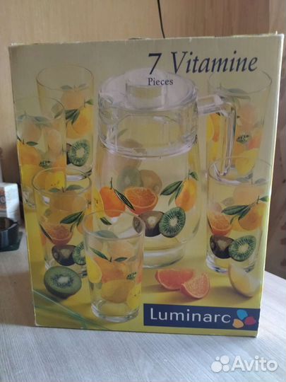 Графин со стаканами