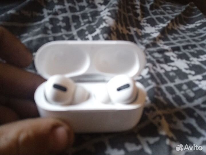Беспроводные наушники apple airpods