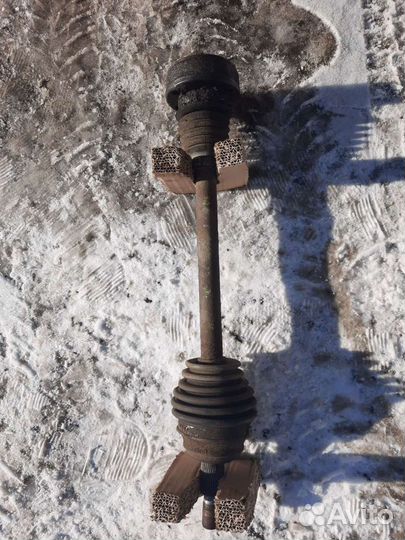 Привод передний левый Golf 4 1.4 AXP 2001